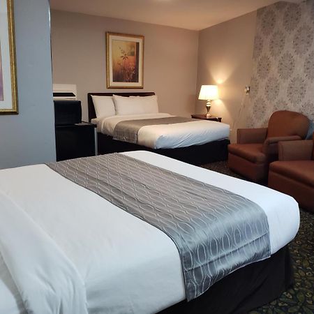 Regency Inn & Suites Cornwall Extérieur photo