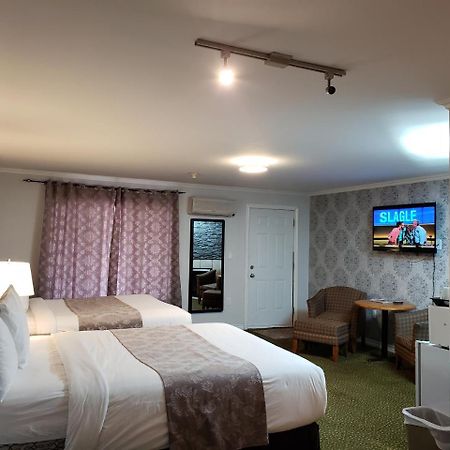 Regency Inn & Suites Cornwall Extérieur photo