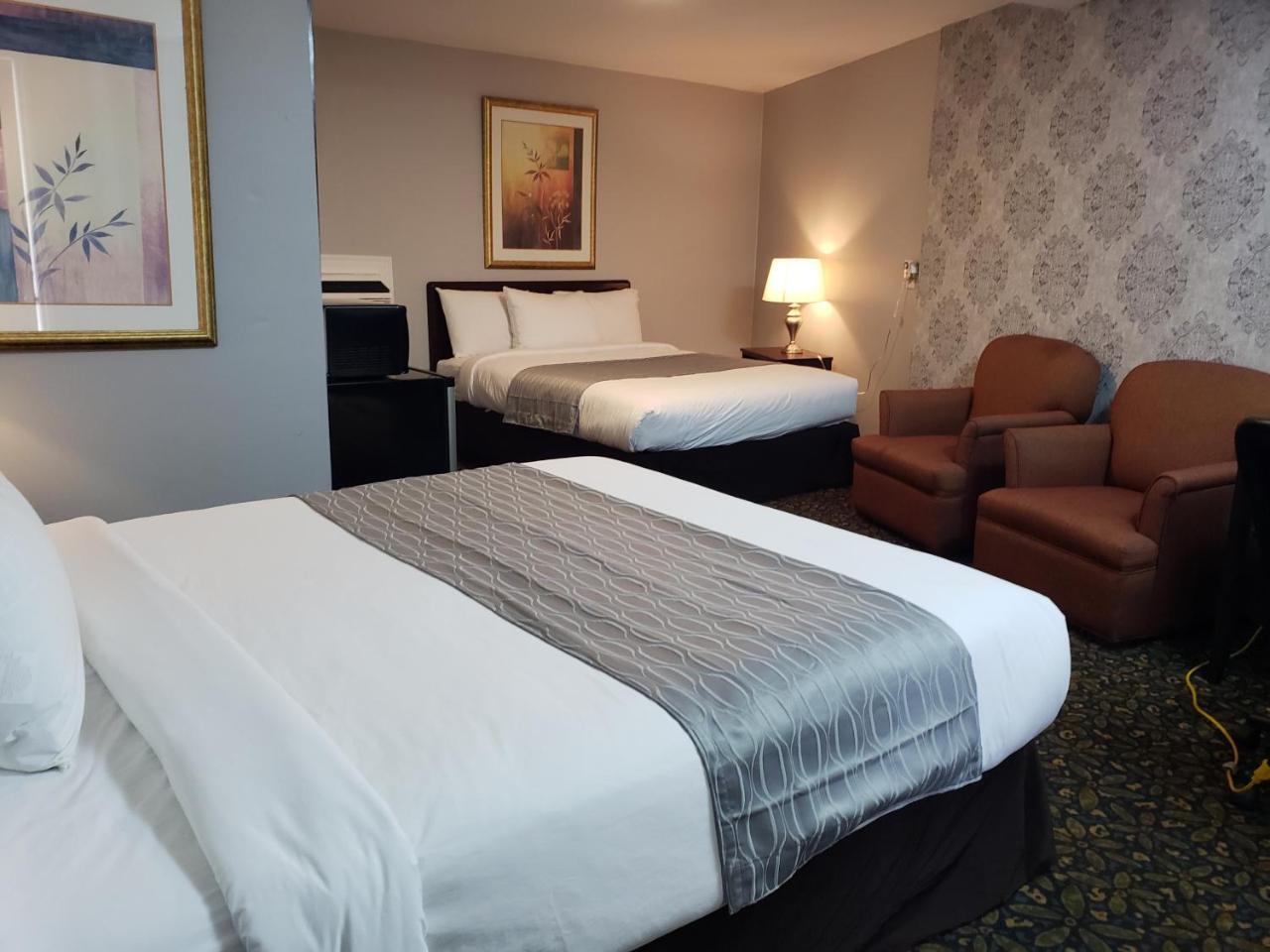 Regency Inn & Suites Cornwall Extérieur photo