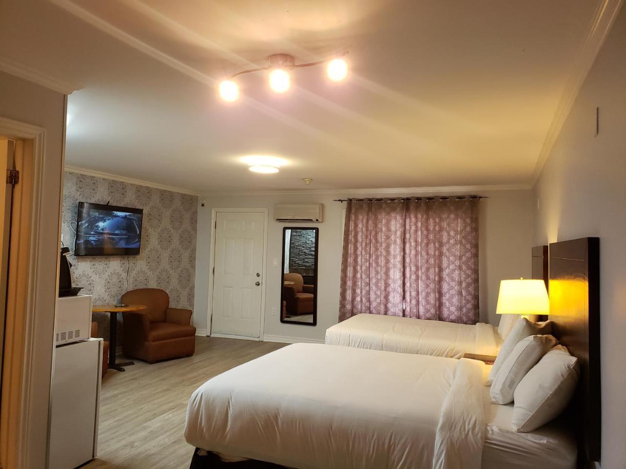 Regency Inn & Suites Cornwall Extérieur photo