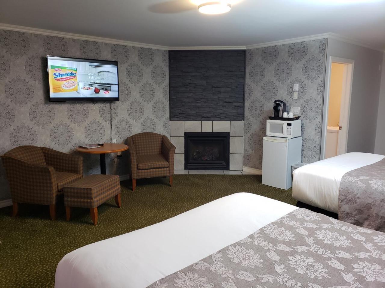 Regency Inn & Suites Cornwall Extérieur photo